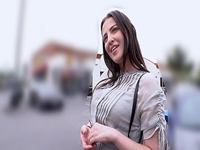 ロスでナンパした性格良し子のバリスタがお金に困っていたので援助した結果 サンプル動画サムネイル